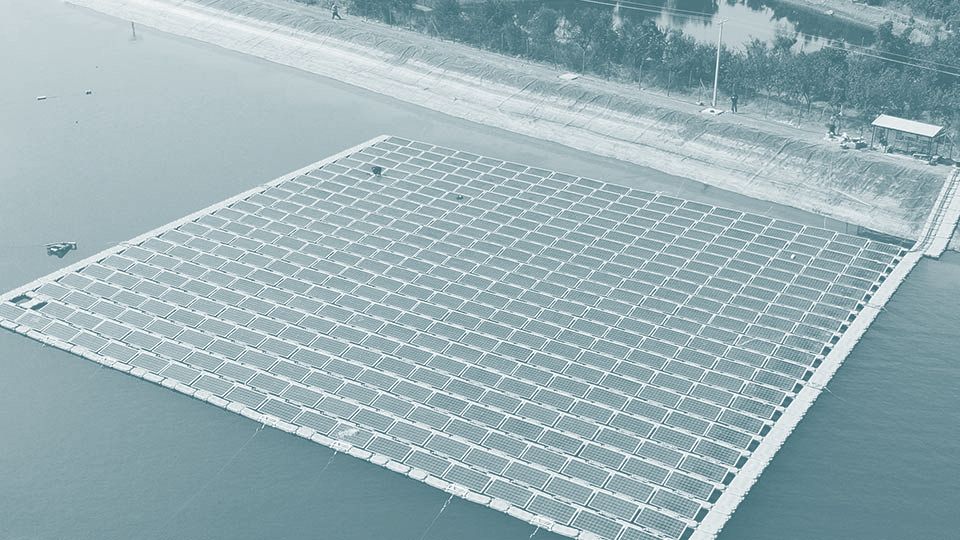 Paneles solares flotantes